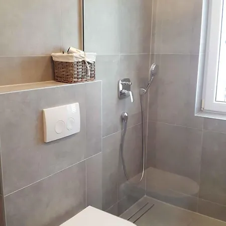 In - Sibenik Riviera 40731 Apartamento Primošten