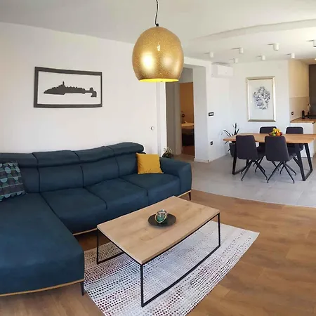 In - Sibenik Riviera 40731 Apartamento *